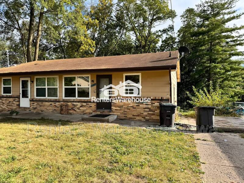 Primary Photo - 347 E Rose Ave