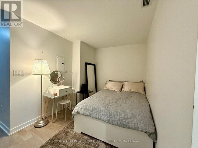 Building Photo - 21 Iceboat Terr