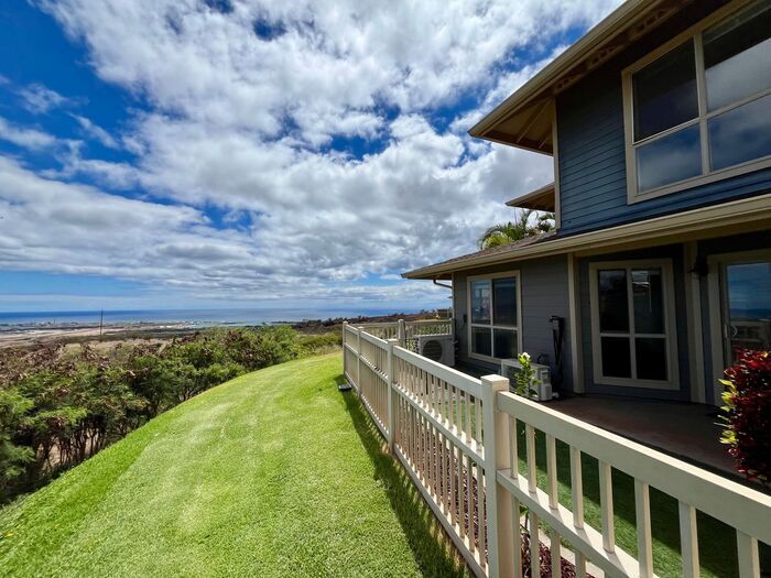 Foto principal - Makakilo: 3 Bdrm 2.5 Bath Townhouse w/ 2 C...