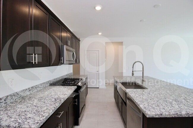 Building Photo - 16017 W Hackamore Dr