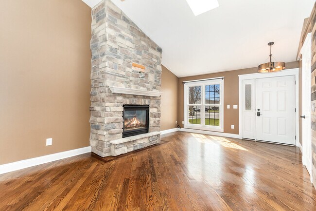 Foto del edificio - 1361 Chestnut Cir