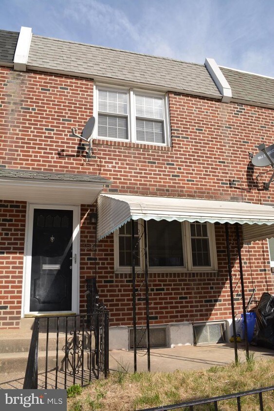 Primary Photo - 356 Krams Ave