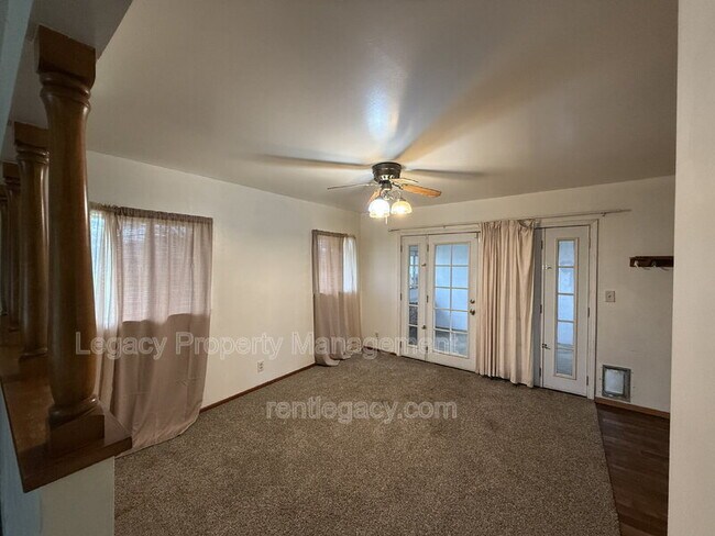 Foto del edificio - 7545 Blackhawk Dr