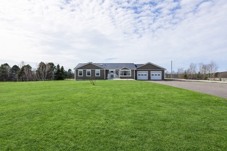 Building Photo - 434 E Bideford Rd