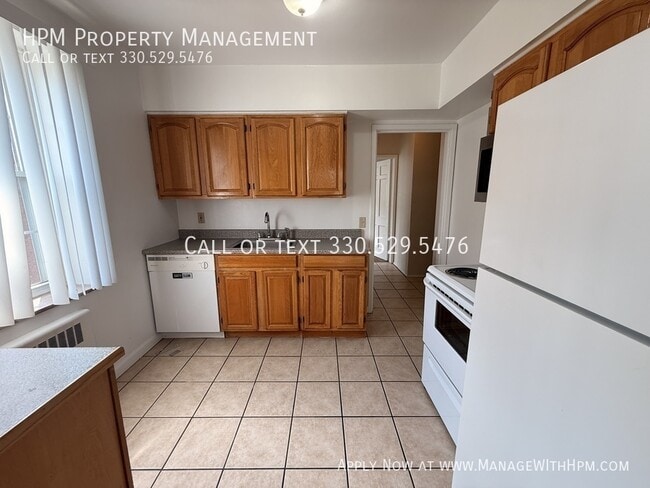 Building Photo - 3270 Warrensville Center Rd