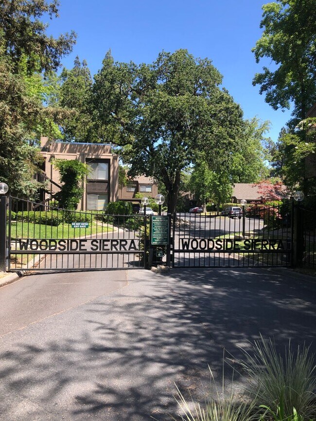 Foto del edificio - NICE 2ND STORY CONDO IN WOODSIDE SIERRA GA...