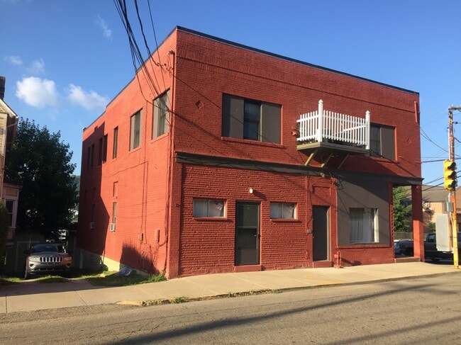 Building Photo - 1447 State Ave