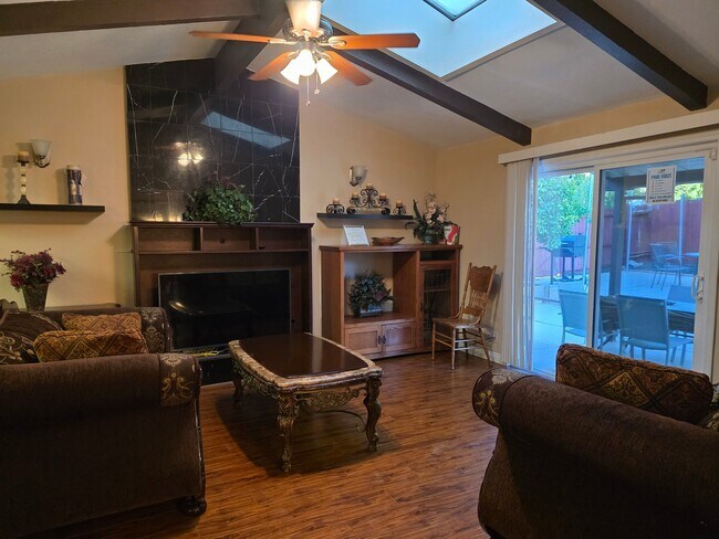 Building Photo - 4401 Plantation Dr