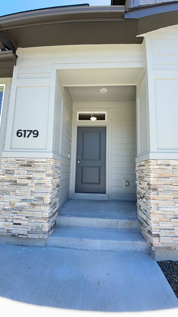 Foto del edificio - Roe Street Townhomes 2