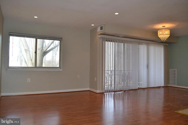 Building Photo - 12413 Braxfield Ct