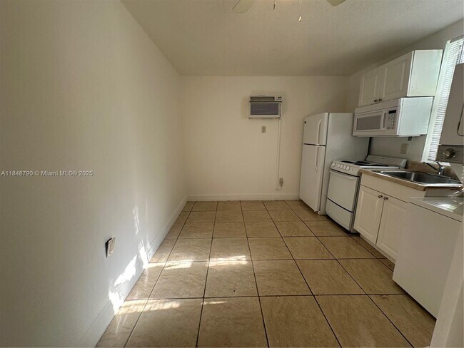 Foto del edificio - 559 NW 44th St