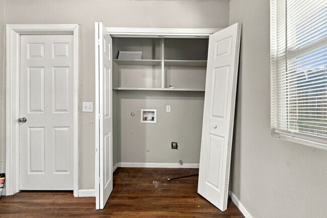 Foto del edificio - 3709 E 27th Pl