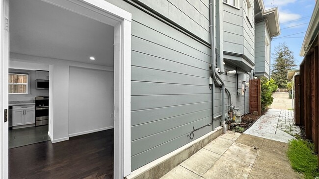 Photo - Private Gated Studio with Shared Backyard ... Townhome