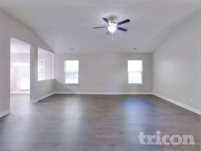Foto del edificio - 1032 Crowders Woods Dr