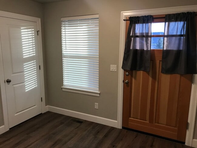 Building Photo - Newer Construction with High End Finishes