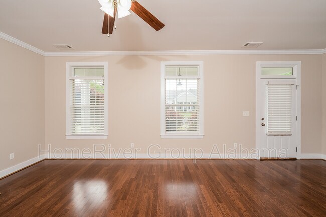 Building Photo - 1069 Kelly Creek Way