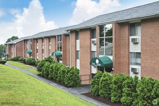 Edificio - Nutmeg Woods