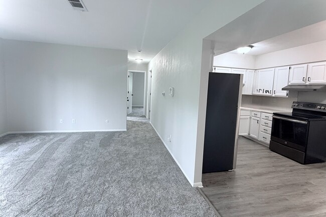 Building Photo - 5102 25th Avenue Ct