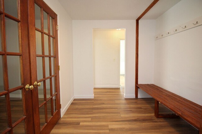 Building Photo - Totally Remodeled Gresham 3 Bed/1 Bath Hom...