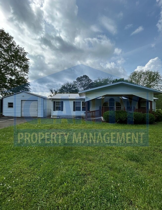 Foto principal - Three bedroom, single level home in Old Fo...