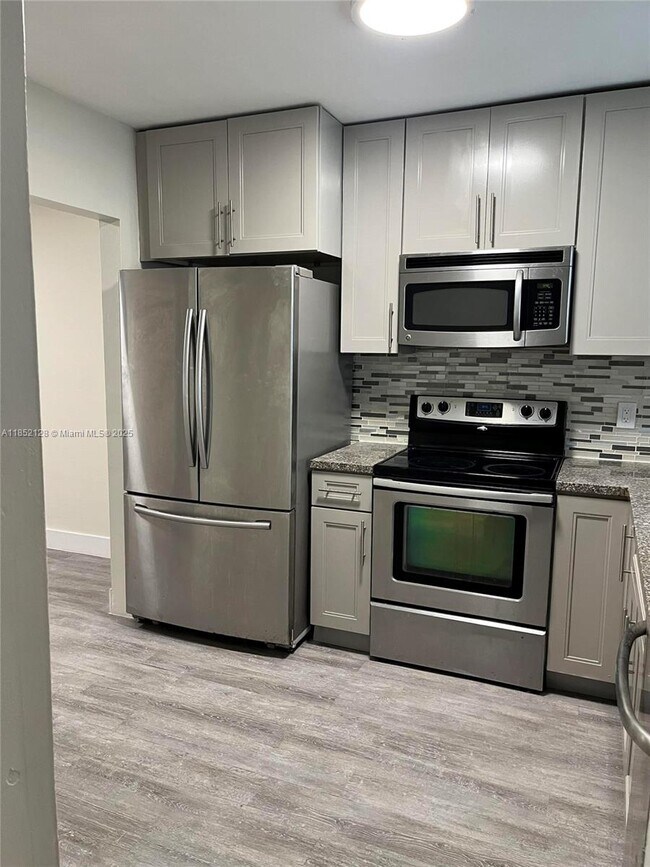 Foto del edificio - 2061 NW 81st Ave