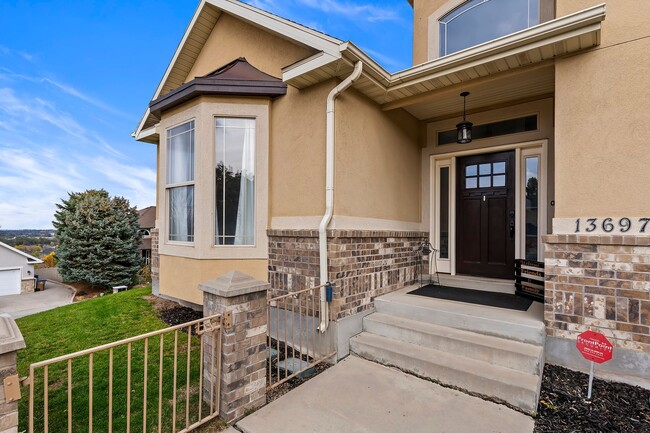 Building Photo - REDUCED RENT! 4 Bedroom/ 4 Bathroom Home I...