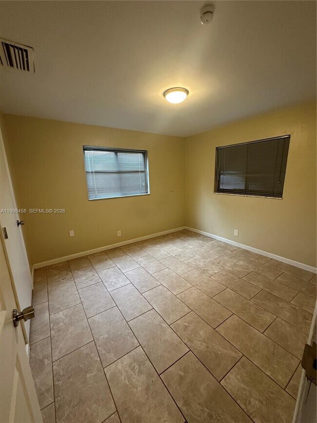 Foto del edificio - 5940 NW 20th St