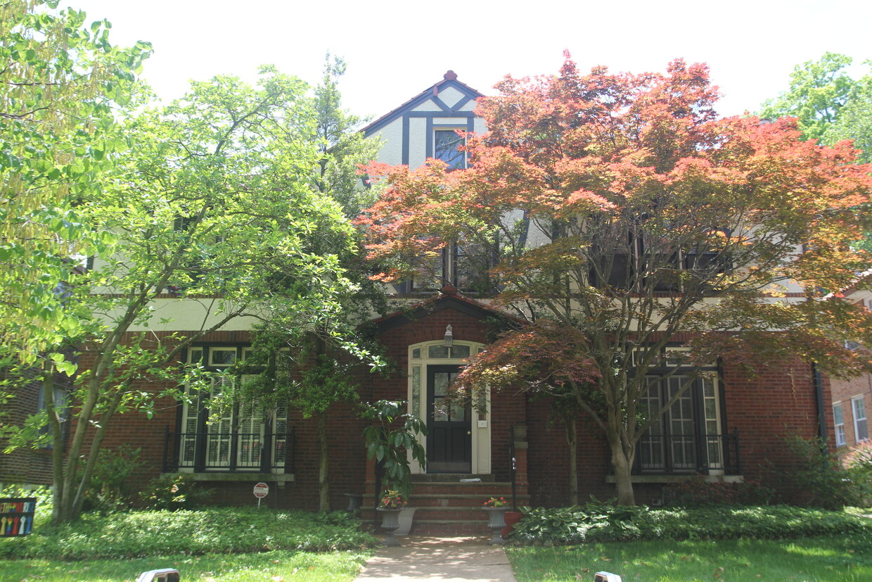 Foto principal - 7324 Pershing Ave