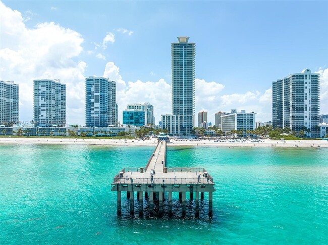 Foto del edificio - 16699 Collins Ave