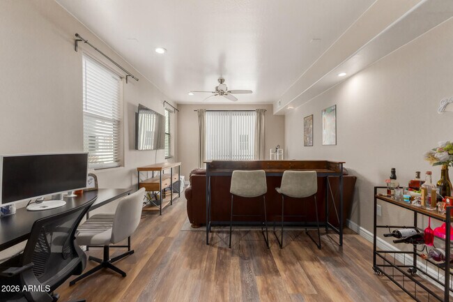 Foto del edificio - 610 E Roosevelt St