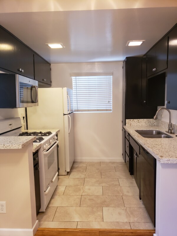20810 Amie Ave Unit 13, Torrance, CA 90503 Apartment for Rent in