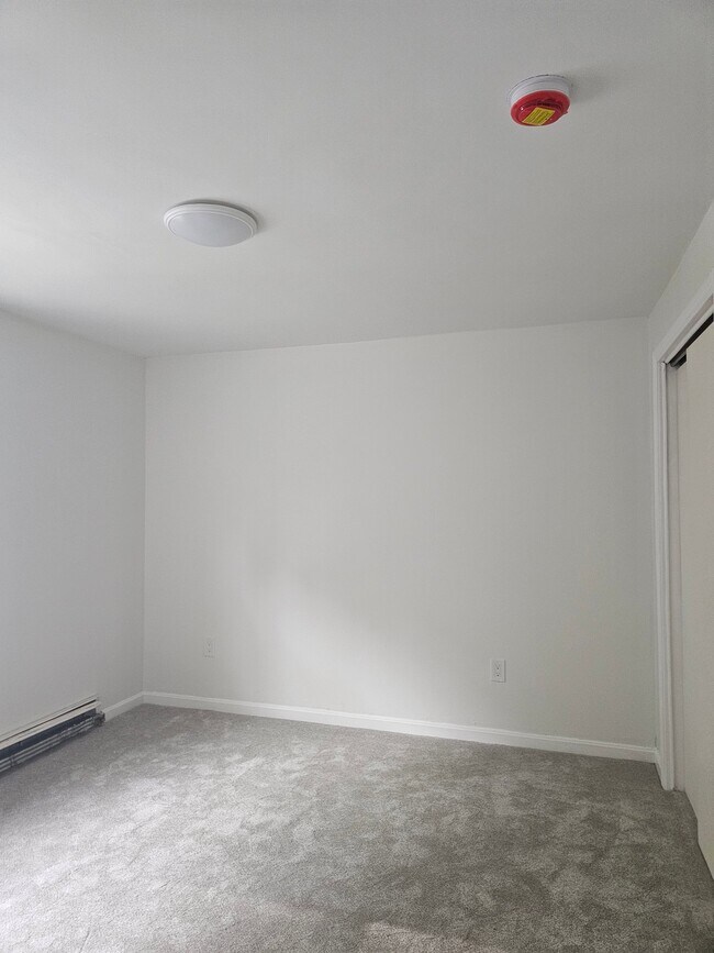 Foto del edificio - 103 Windham Rd