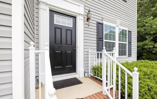 Building Photo - 5700 Barnwood Dr