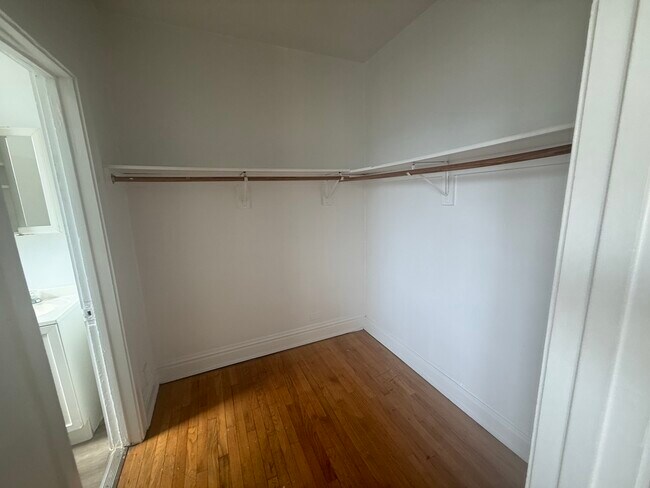 Foto del edificio - 7542 Adams St