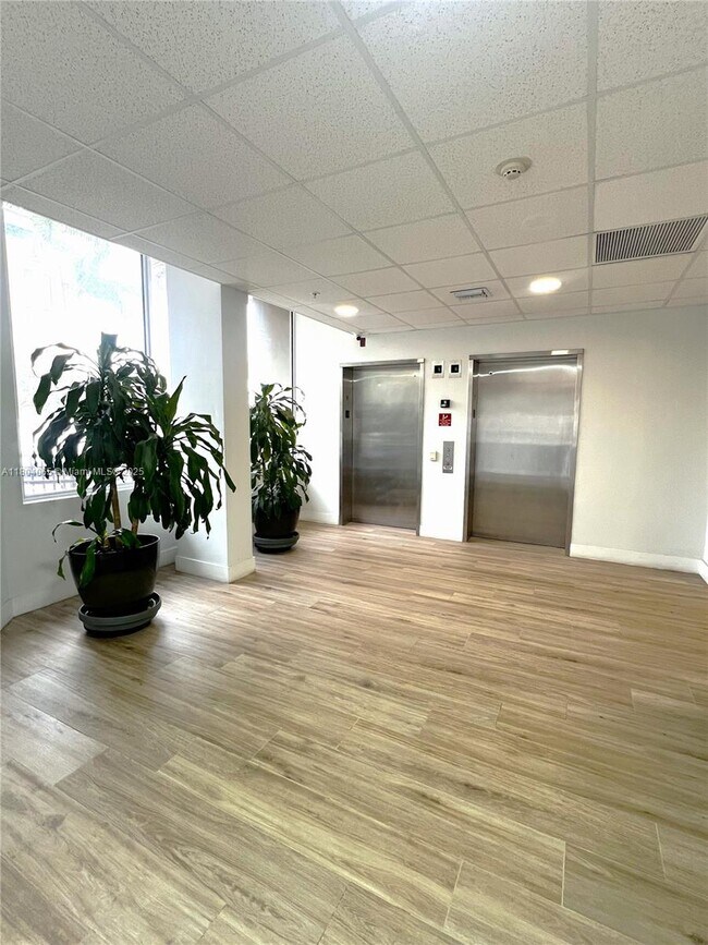 Foto del edificio - 120 SW 37th Ave