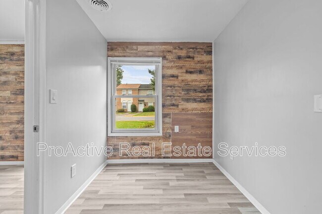 Foto del edificio - 1579 Darren Cir