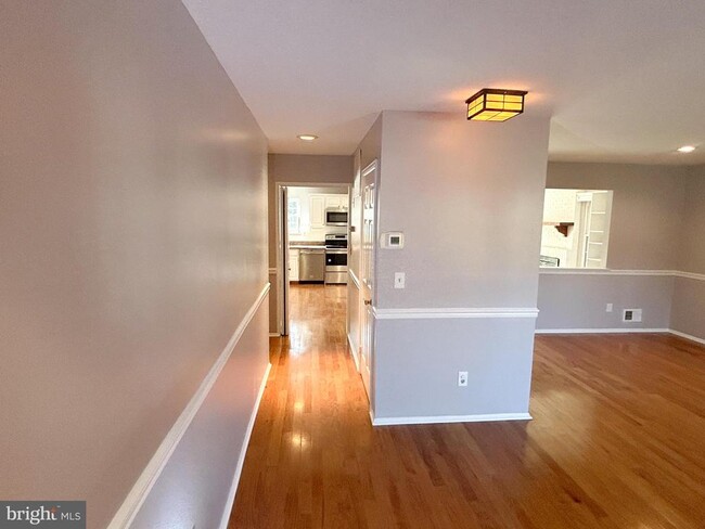 Building Photo - 201 Meadow Dr