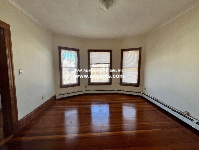 Foto del edificio - 141 Cottage St