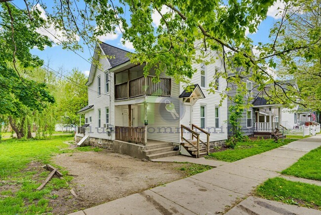 Foto del edificio - 833 Mc Reynolds Ave NW