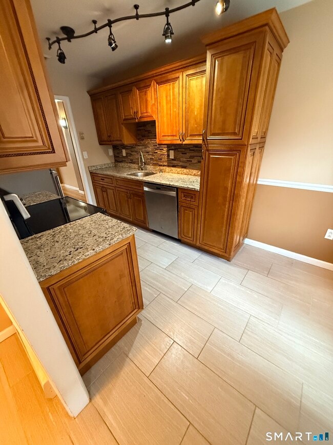 Building Photo - 23 Margo Ct