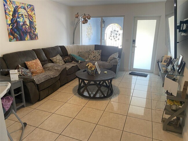 Foto del edificio - 3251 SW 67th Ave