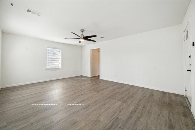 Foto del edificio - 1147 Du Barry Ln