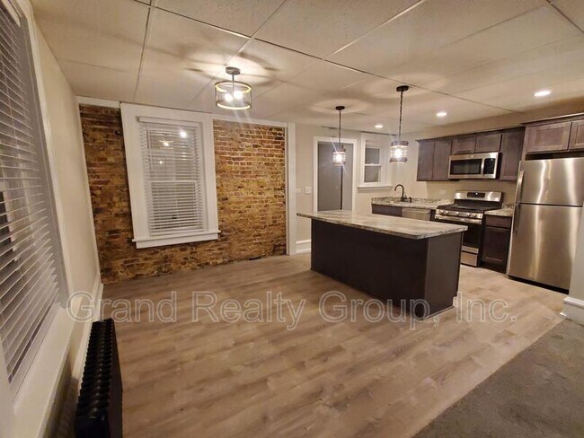 Foto del edificio - 137 Cedar Ave Ave