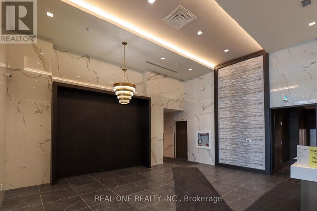 Building Photo - 4955-4955 Yonge St
