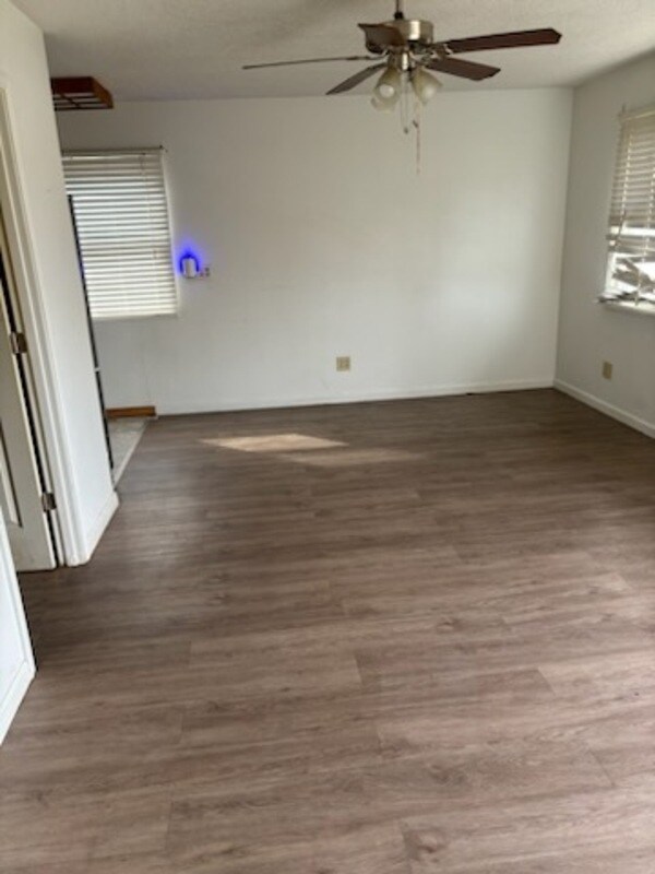 Foto del edificio - 2404 Wisconsin St SW