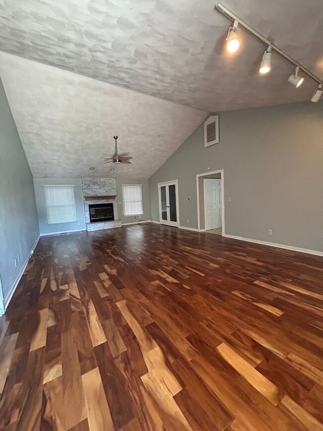 Building Photo - Lovely Home for Rent