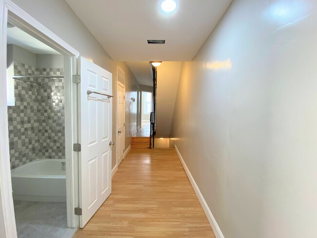 Foto del edificio - 4029 Brown St