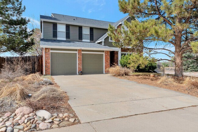 Building Photo - Fully Furnished - Lovely 4 Bedroom Home in...