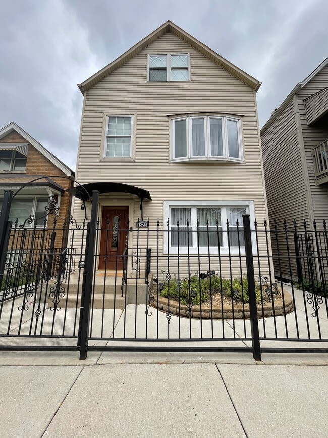 Building Photo - 2822 W 40th St
