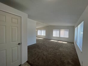 Building Photo - 1404 River Run Ln